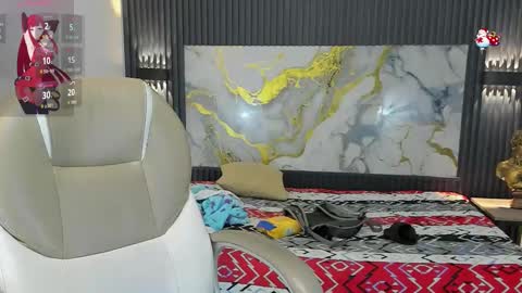 sylasfrost online show from December 17, 2025, 7:53 pm