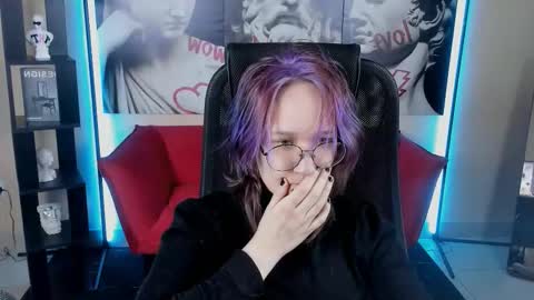 syllviareed online show from December 21, 2025, 10:00 am