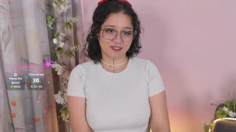 Snapshot of sylvara_bx chatting on July 14, 2026, 12:33 pm online show from July 14, 2026, 12:33 pm