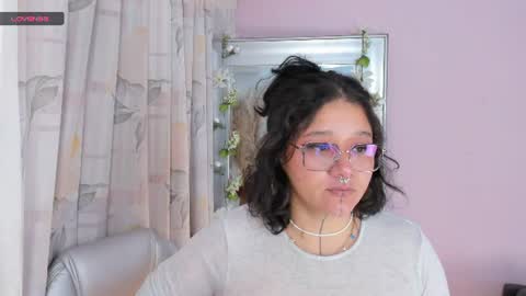Snapshot of sylvara_bx chatting on July 16, 2026, 12:00 pm online show from July 16, 2026, 12:00 pm