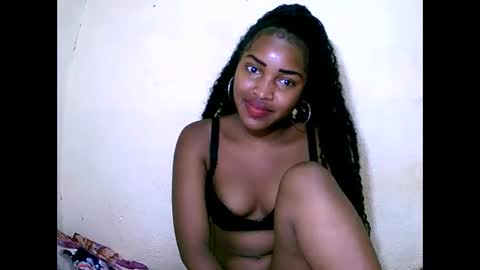 sylviasexy27 online show from January 3, 2025, 2:40 pm