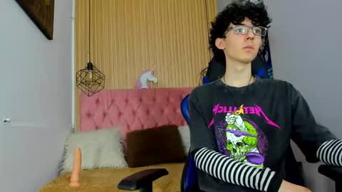 Syriussz online show from February 8, 2026, 7:17 pm