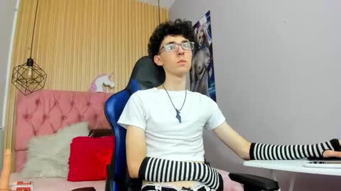 Syriussz online show from February 16, 2026, 7:32 pm