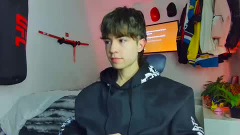 Snapshot of t0n3r chatting on November 15, 2025, 3:26 am TONER online show from November 15, 2025, 3:26 am