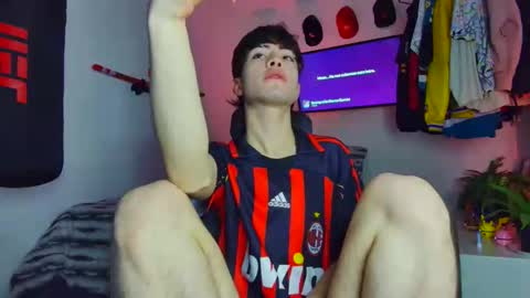 Snapshot of t0n3r chatting on November 16, 2025, 5:13 am TONER online show from November 16, 2025, 5:13 am