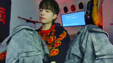 Snapshot of t0n3r chatting on November 20, 2025, 1:17 am TONER online show from November 20, 2025, 1:17 am