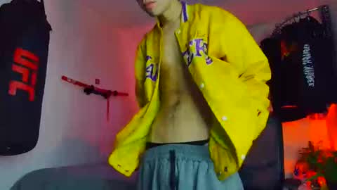 Snapshot of t0n3r chatting on November 30, 2025, 2:15 am TONER online show from November 30, 2025, 2:15 am