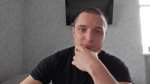 Den online show from October 31, 2025, 8:15 am