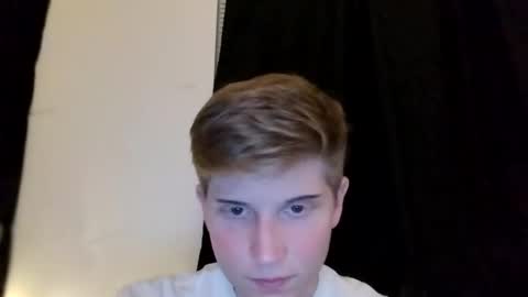 collegetwinkboi online show from December 23, 2025, 3:04 am