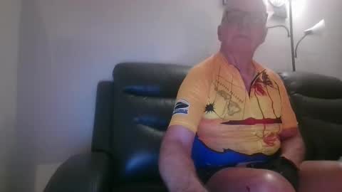 tacrunner66_ online show from September 26, 2025, 1:48 pm