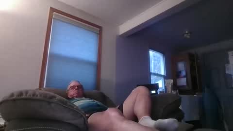 tacrunner66_ online show from May 2, 2026, 3:11 am