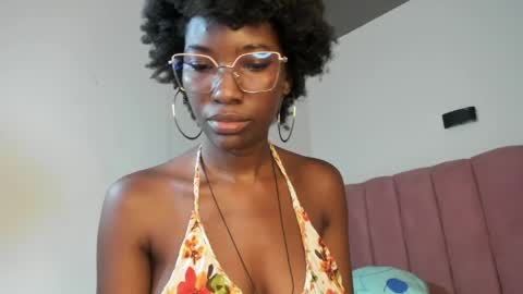 Snapshot of tahira_21 chatting on April 27, 2026, 7:56 pm Tahira online show from April 27, 2026, 7:56 pm