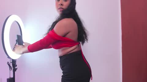 Snapshot of taira_bms chatting on October 27, 2025, 3:43 am Samantha online show from October 27, 2025, 3:43 am