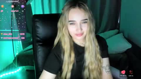 Taisia online show from March 18, 2026, 9:12 am