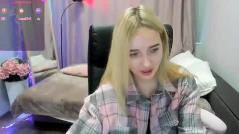 Snapshot of taisia_hot chatting on April 22, 2026, 8:06 am Taisia online show from April 22, 2026, 8:06 am