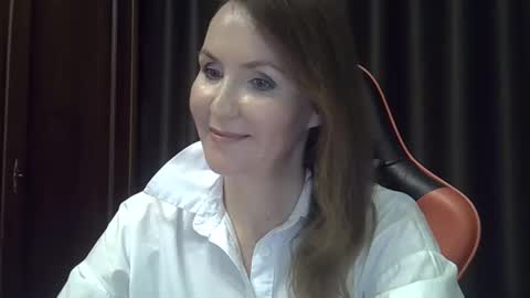 taisialucky77 online show from October 9, 2025, 5:22 pm