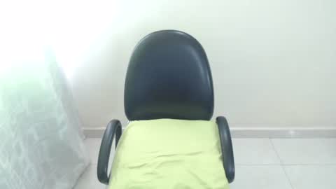 Juli online show from April 8, 2026, 4:51 pm