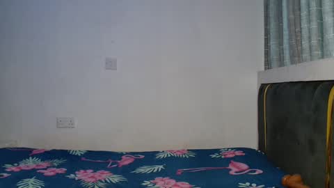 Taisy online show from November 16, 2025, 5:24 am