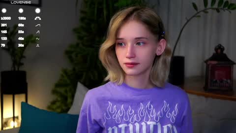 Snapshot of taitehambelton chatting on February 4, 2025, 1:13 am Mia online show from February 4, 2025, 1:13 am