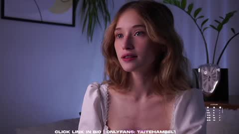 Snapshot of taitehambelton chatting on September 12, 2025, 2:00 am Mia online show from September 12, 2025, 2:00 am