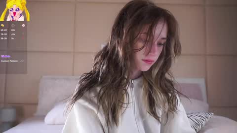 Mia online show from May 26, 2026, 1:56 am