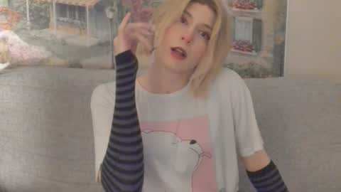 Snapshot of taka_s_paintroom chatting on March 7, 2025, 3:49 pm Taka online show from March 7, 2025, 3:49 pm