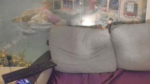 Snapshot of taka_s_paintroom chatting on October 18, 2025, 10:10 pm Taka online show from October 18, 2025, 10:10 pm