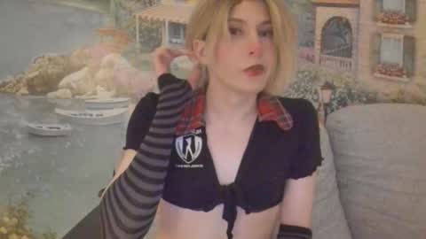 Snapshot of taka_s_paintroom chatting on November 3, 2025, 2:35 am Taka online show from November 3, 2025, 2:35 am