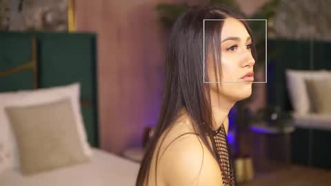 TaliaLure online show from November 4, 2025, 8:02 am