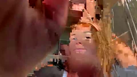 Talia online show from October 5, 2025, 5:22 pm