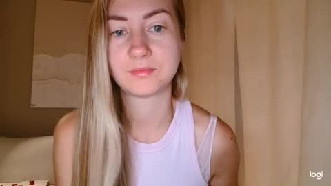  Kira  online show from September 15, 2025, 5:18 am