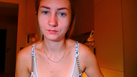  Kira  online show from November 11, 2025, 5:40 am