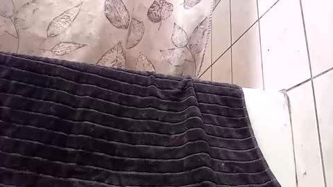 tall6feet7inch online show from December 23, 2025, 2:20 am