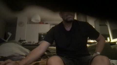 Snapshot of tallboy77eu chatting on July 20, 2026, 9:06 pm Aligator online show from July 20, 2026, 9:06 pm