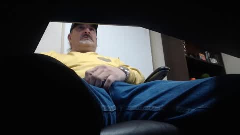 Snapshot of talltexxxan chatting on November 4, 2025, 12:10 am talltexxxan online show from November 4, 2025, 12:10 am