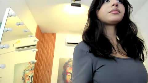 Tami  online show from October 1, 2025, 12:00 pm