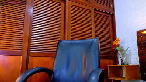    online show from October 29, 2025, 10:06 am