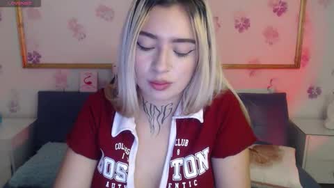 Snapshot of tamara_velezz chatting on February 9, 2026, 8:57 pm Tamara online show from February 9, 2026, 8:57 pm