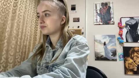 Karina online show from April 22, 2026, 4:30 pm
