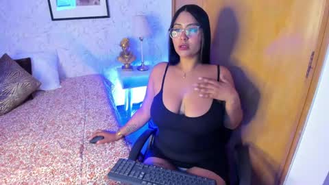 Snapshot of tammara_brm chatting on May 13, 2026, 11:51 am Tammara online show from May 13, 2026, 11:51 am