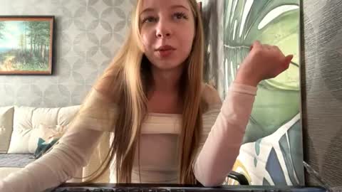 Jenny online show from April 24, 2026, 11:23 am
