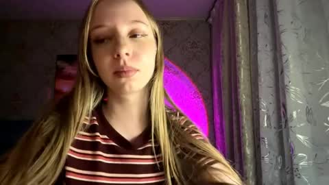 Jenny online show from April 25, 2026, 5:43 pm