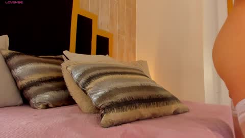 Tamy online show from January 10, 2025, 1:53 am