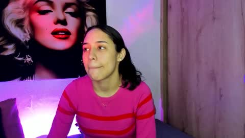 tania06 online show from November 19, 2025, 1:11 pm