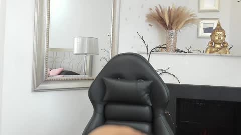 TaniaCarter online show from January 30, 2025, 9:14 pm