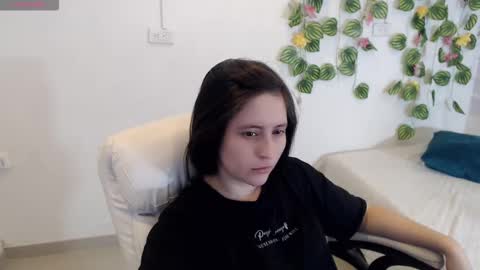 Tania  online show from December 5, 2025, 4:36 pm