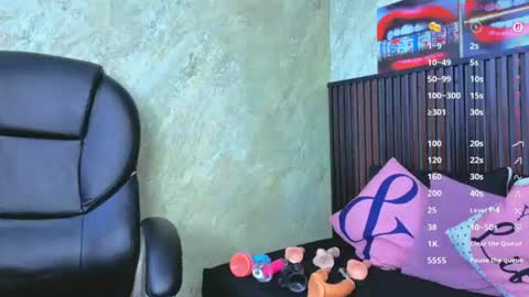 Snapshot of tanisha__lux chatting on June 14, 2026, 2:24 am Tanisha online show from June 14, 2026, 2:24 am