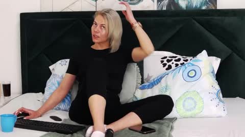 tanyaGrey online show from April 7, 2026, 7:53 am