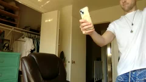 Dr. Love online show from February 4, 2026, 7:31 pm