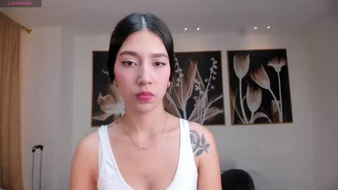 Tara Lawrence online show from November 22, 2025, 2:43 am